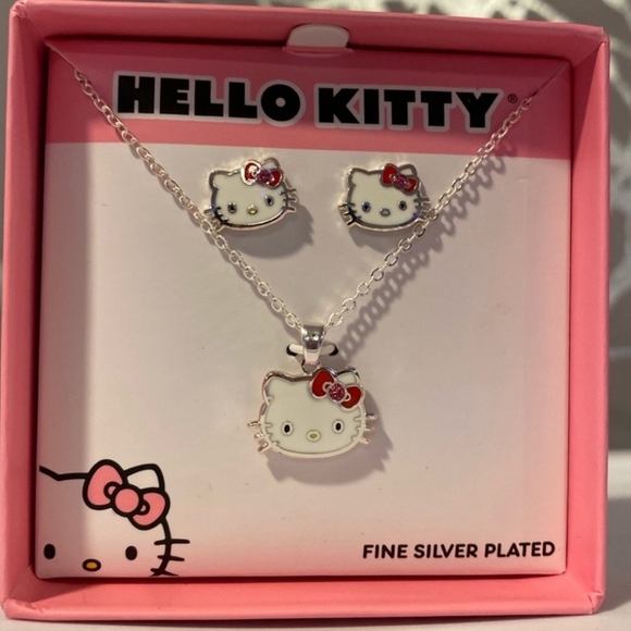🔹️Hello Kitty 🔹️Necklace and Earrings Gift Set Box - Picture 2 of 2